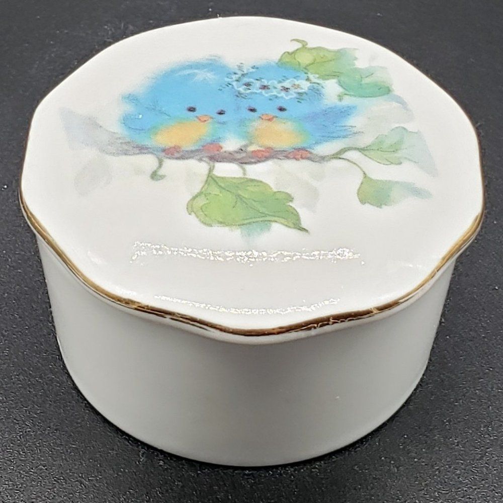 Designers Collection Vintage Blue Bird  Scalloped Lid Gold Gilt Trinket Box